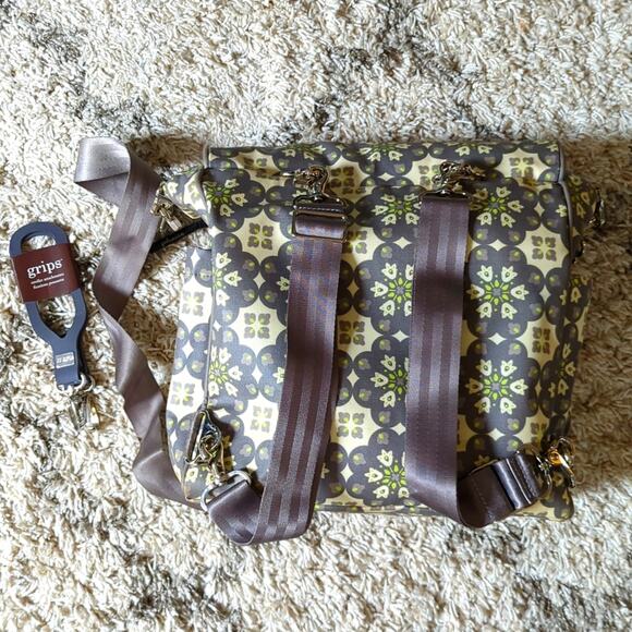 Petunia Pickle Bottom Boho Floral Boxy Backpack Cross Body Shoulder Diaper Bag - Picture 3 of 7